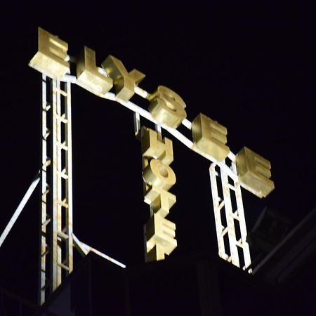 Hotel Elysee ติรานา ภายนอก รูปภาพ