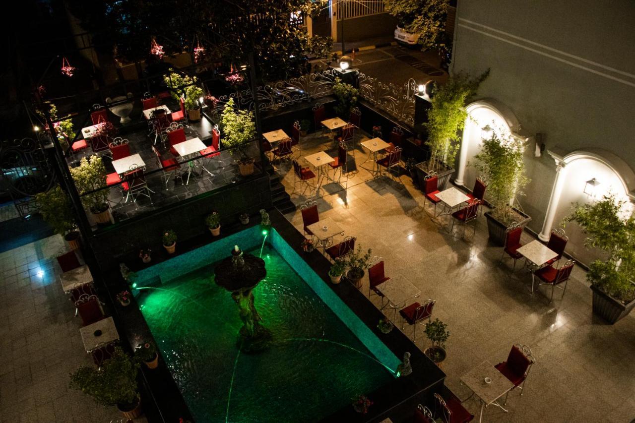 Hotel Elysee ติรานา ภายนอก รูปภาพ