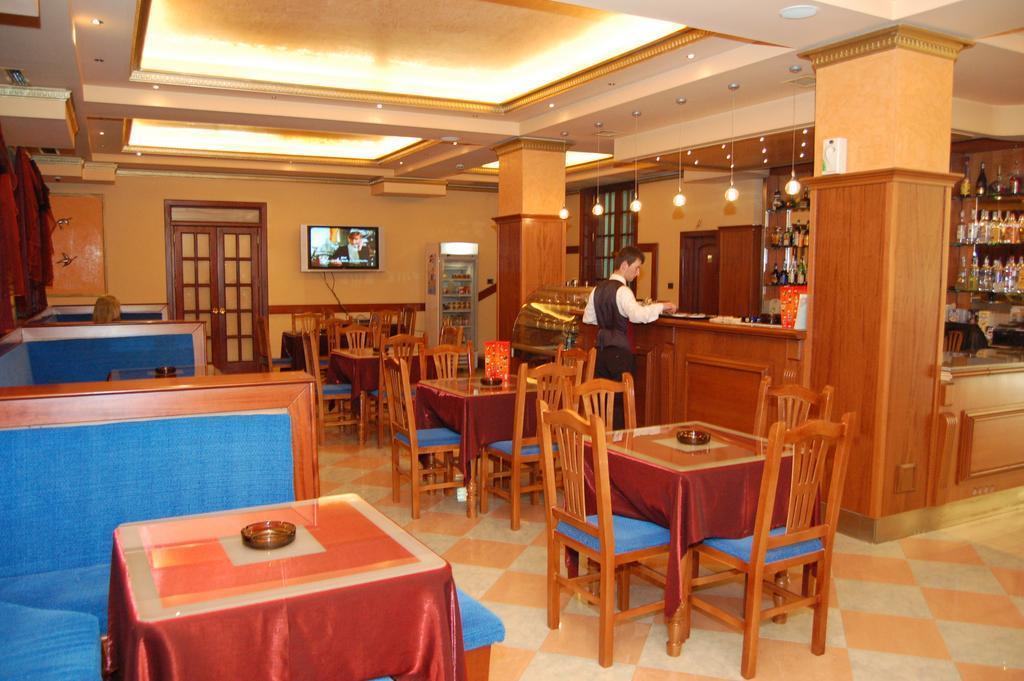 Hotel Elysee ติรานา ภายนอก รูปภาพ
