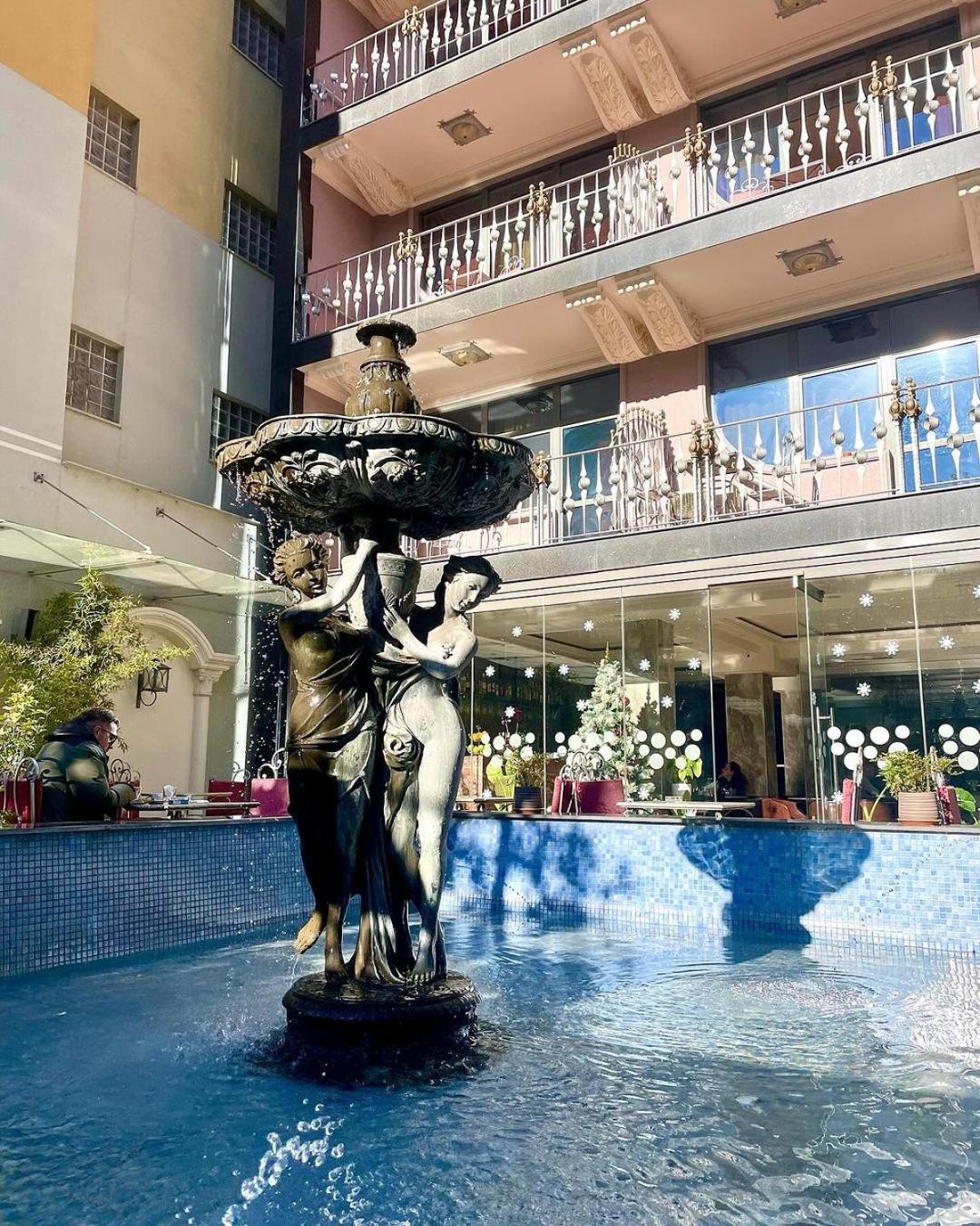 Hotel Elysee ติรานา ภายนอก รูปภาพ