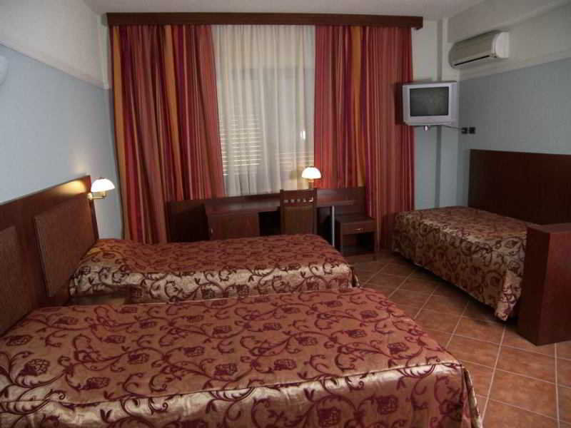 Hotel Elysee ติรานา ภายนอก รูปภาพ